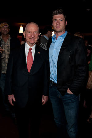 H. Ross Perot, Seth Simmons